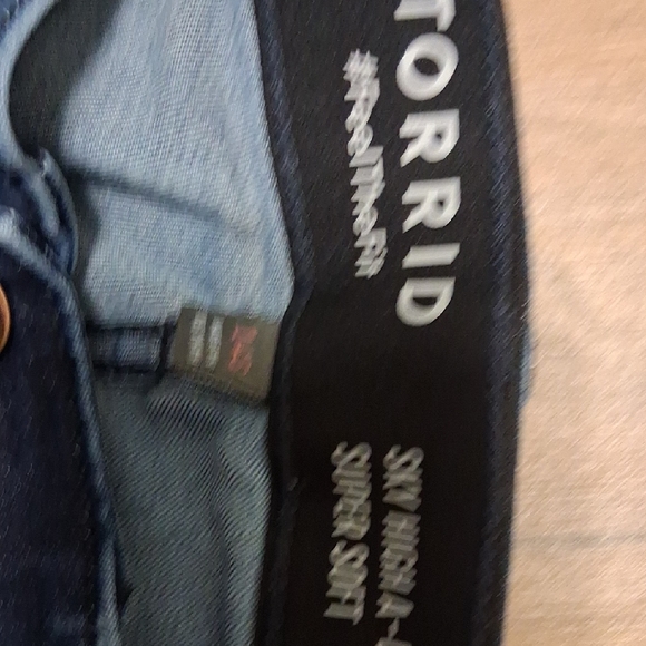 Torrid Blue Flare Wide Leg Jeans with Stretch - Picture 4 of 4